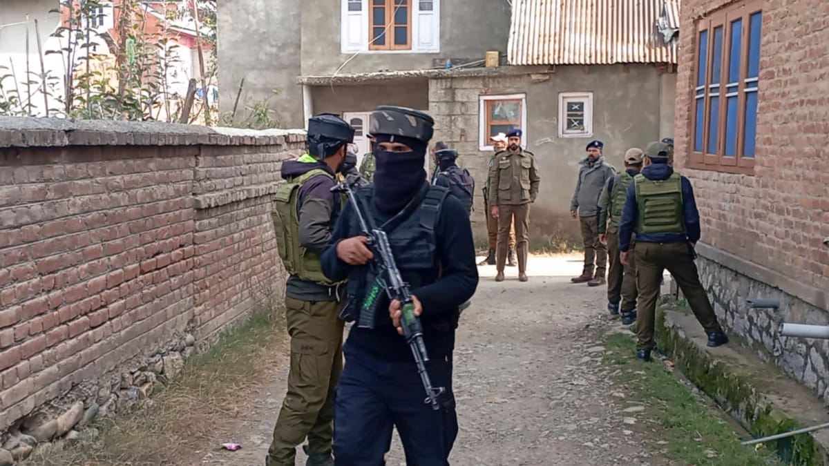 Major Crackdown In Kashmir Valley As Agencies Target 'Doctor Module' Linked To Delhi Blast