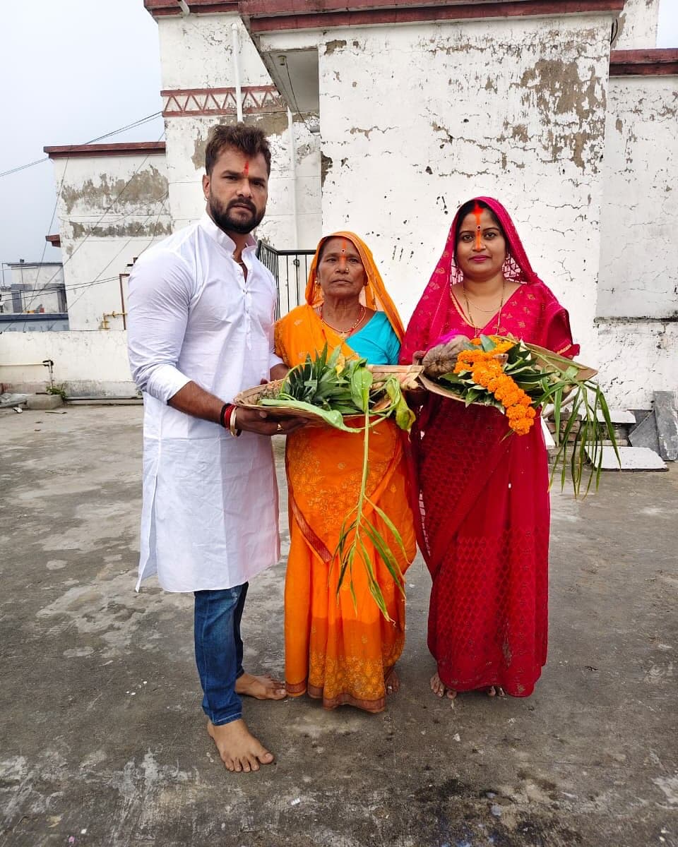 But long before he stepped into the political world, Khesari Lal was a prominent Bhojpuri actor, singer, dancer and model. Let’s delve deep into his journey from a modest family to a Bhojpuri superstar and now a politician.