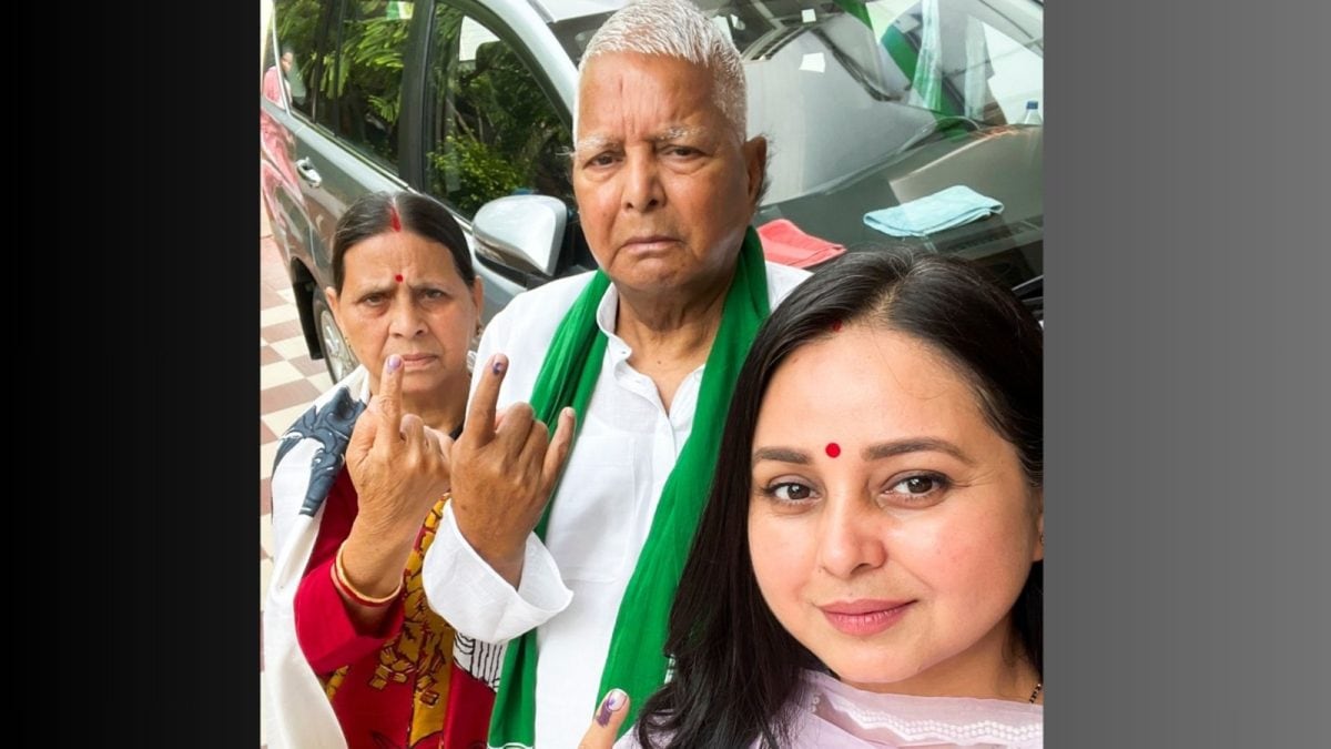 'Only Disowned My Brother': Rohini Acharya Says Father Lalu 'Always By My Side' Amid Family Feud