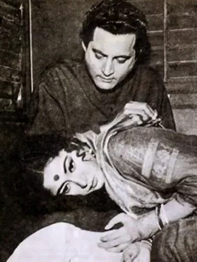 But what if we tell you that there was an actress who received a congratulatory message after her death? And the sender was another prominent actress of her generation.