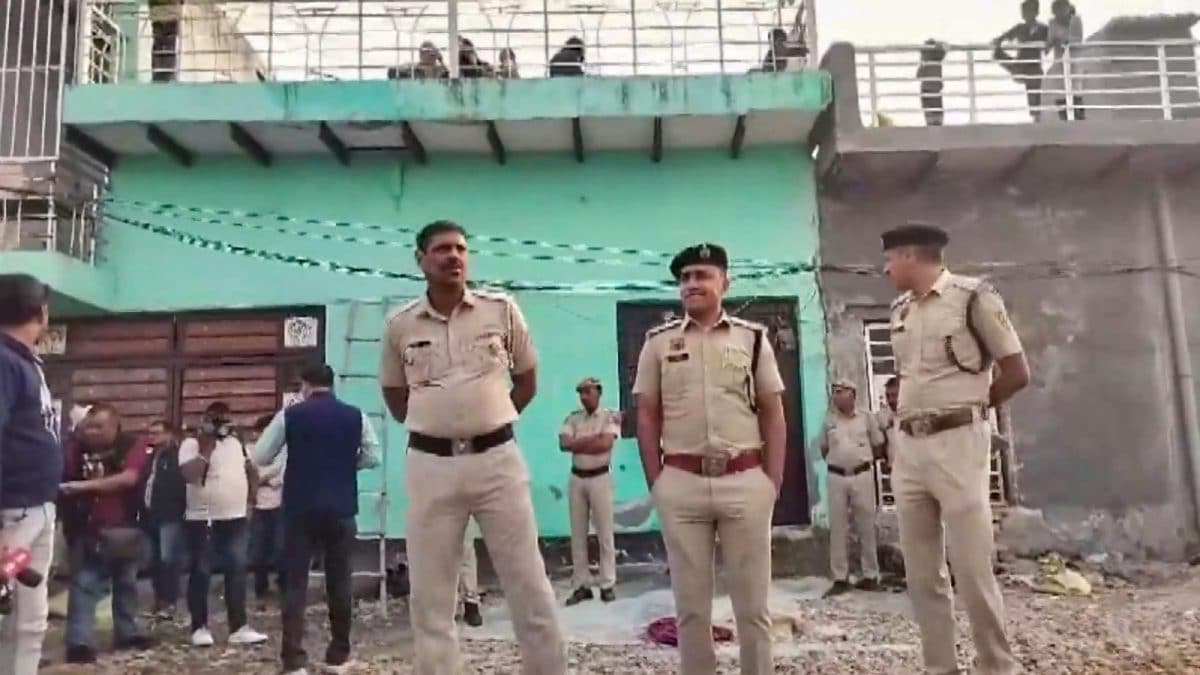 Posters, Doctors To 2.9 Kg Explosives: How J&K Cops Busted Faridabad Module Hours Before Delhi Blast