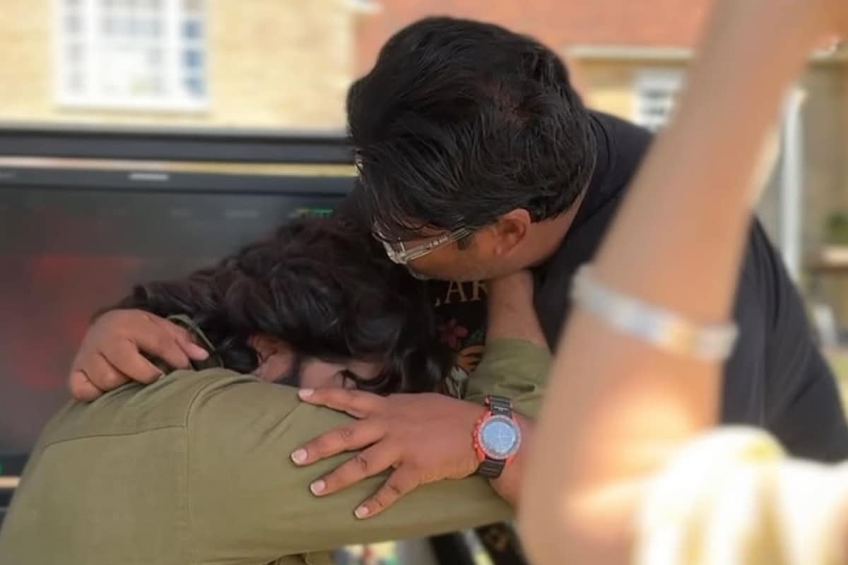 This Bollywood Director Was Struggling For 2 Years, No One Believed In Him, But Shah Rukh Khan's Co-star Gave Him A Golden Chance