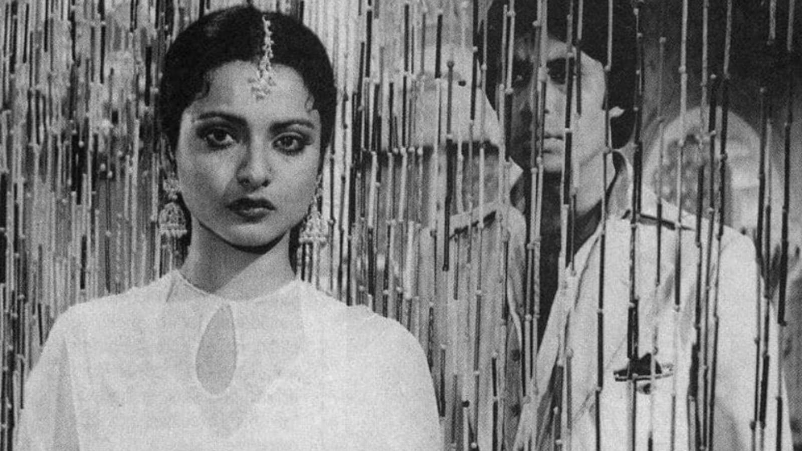 Amitabh Bachchan-Rekha’s On-Screen Romance In This Kishore Kumar Classic Was Magical