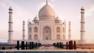 Whether it’s watching sunrise bathe the Taj in gold or seeing it glow under moonlight, Agra turns a short Republic Day break into a deeply cultural journey.