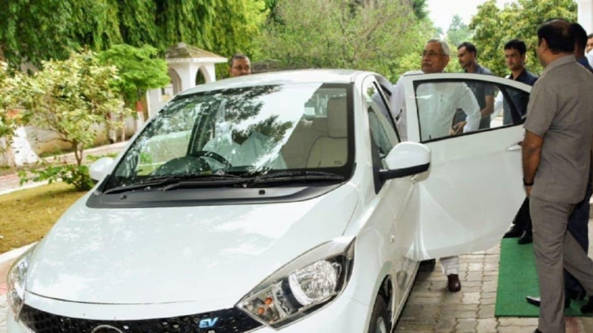 Which Cars Do Chief Ministers Use And Why Nitish Kumar's Vehicle Stands Out
