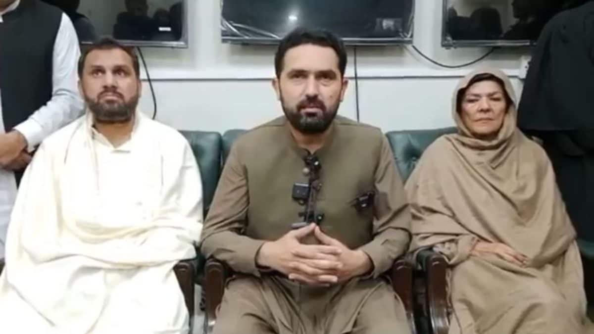 Jail Officials Denying Meeting With Imran Khan 'Despite Court Orders': Khyber Pakhtunkhwa CM