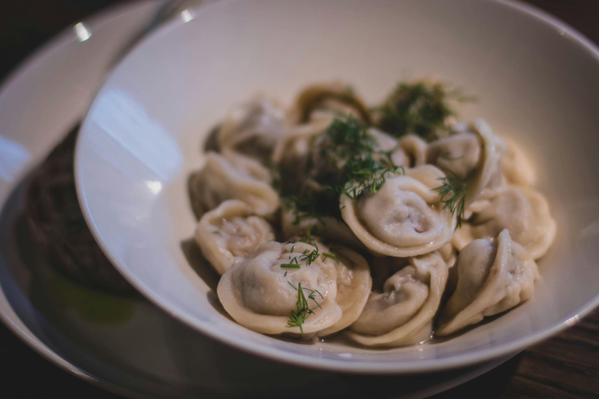 Flavour: Momos tend to have bold, spiced-up Himalayan flavours, whereas dumplings offer subtle, delicate notes with soy, sesame, and ginger. Flavour: Momos tend to have bold, spiced-up Himalayan flavours, whereas dumplings offer subtle, delicate notes with soy, sesame, and ginger.
