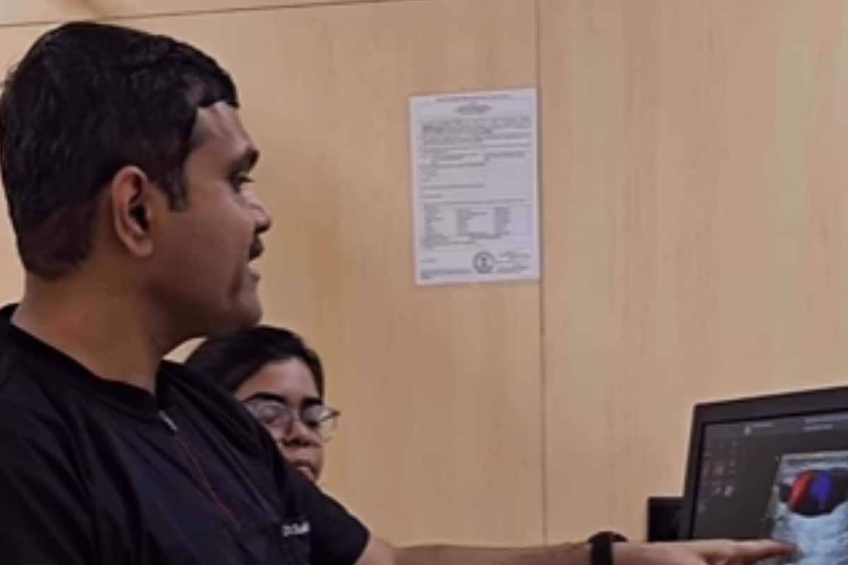 10,000 Steps A Day To Keep You Fit? Doctor’s Stark Warning To Office Workers: ‘You May Hit Your Goal But...’