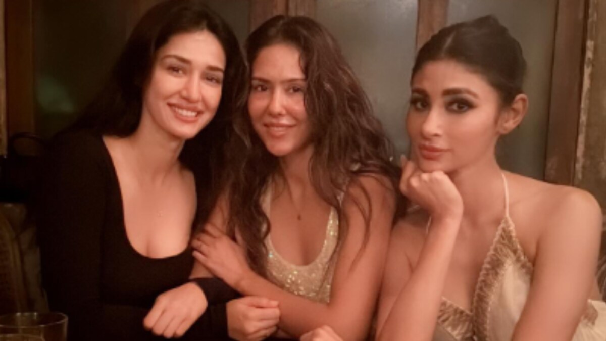 Bollywood Trio Disha, Mouni, Sonam Enjoy Night Out