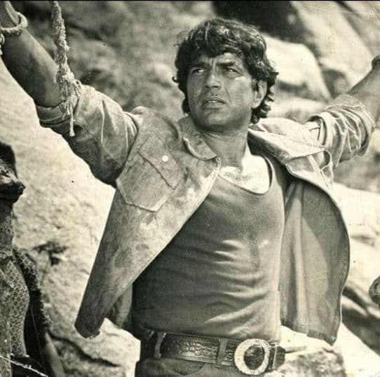 Dharmendra’s Most Iconic Roles That Defined Hindi Cinema