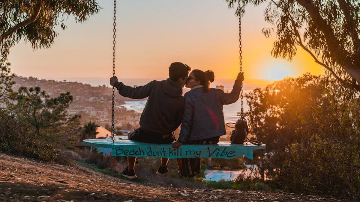 10 Most Romantic Sunset Points Across The World For Honeymooners