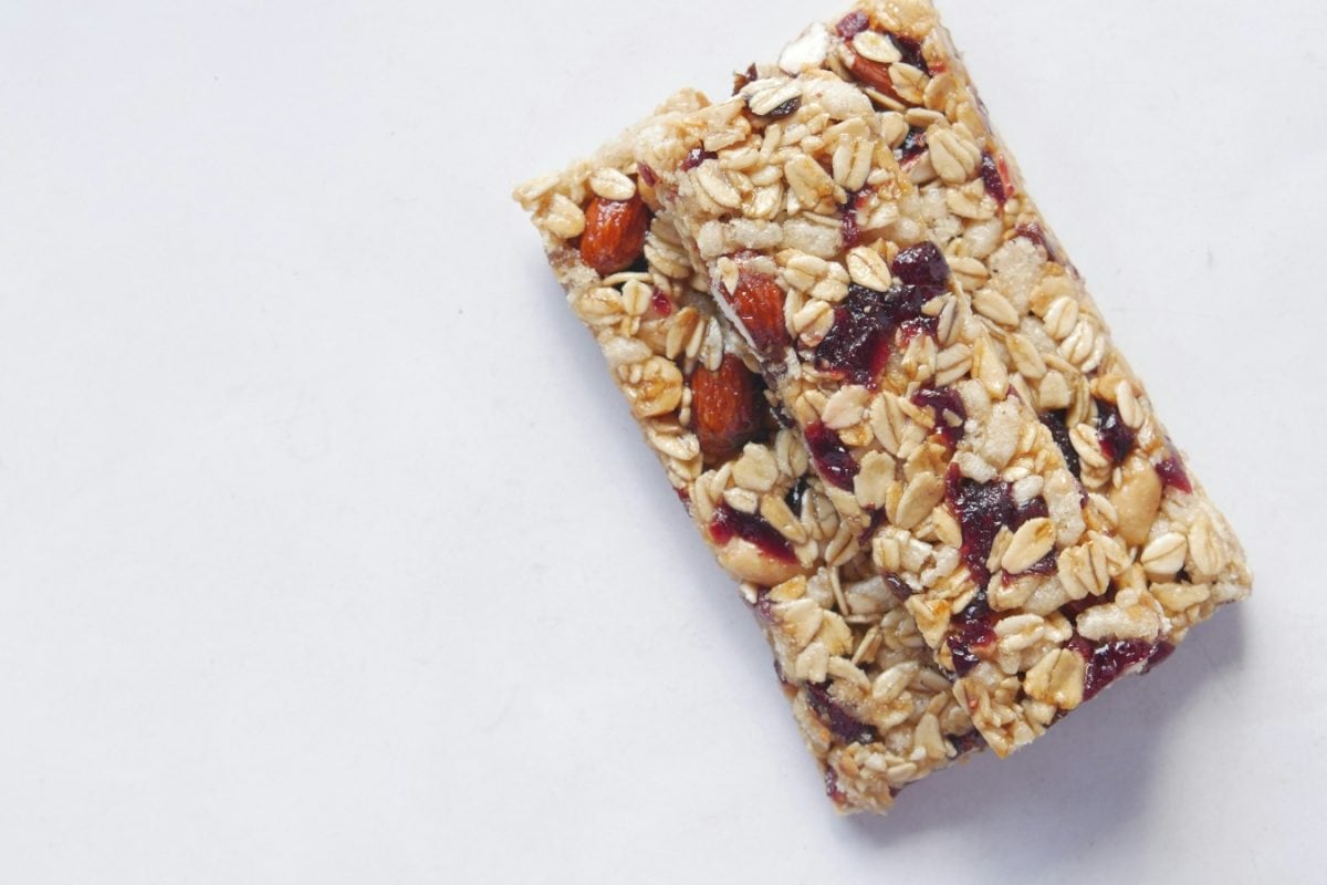 Hit Your Daily Protein Goals With These Homemade Easy, No-Bake Protein Bars