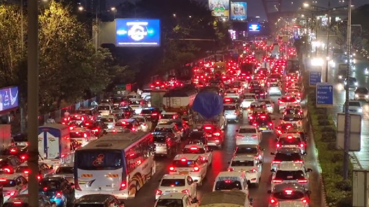Massive Traffic On Mumbai’s Western Express Highway Leaves Hundreds Stranded For Hours | Watch