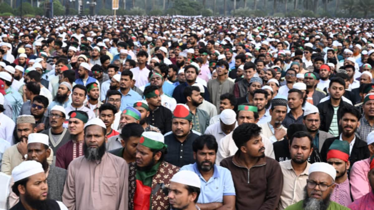 ‘Hadi’s Blood Won’t Go In Vain’: Chants Mark Funeral Of July Uprising Leader In Bangladesh