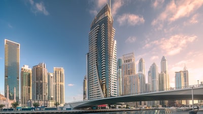 UAE का जल चमत्कार: नदियाँ नहीं, फिर भी लाखों को मिलता है सुरक्षित पानी.