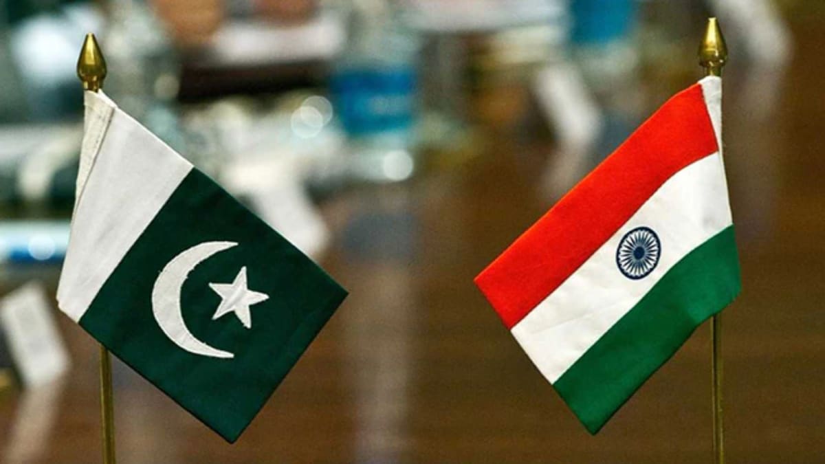 Islamabad Exposed Again: India Clears Airspace Request, But Pakistani Media Pushes Fake News | India News Islamabad Exposed Again: India Clears Airspace Request, But Pakistani Media Pushes Fake News | India News