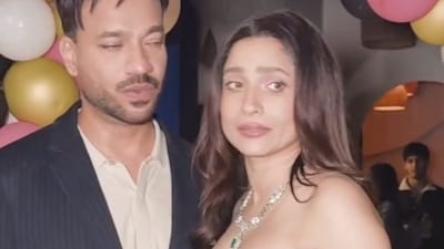 Ankita Lokhande schools paparazzi. (Photo: Viral Bhayani)
