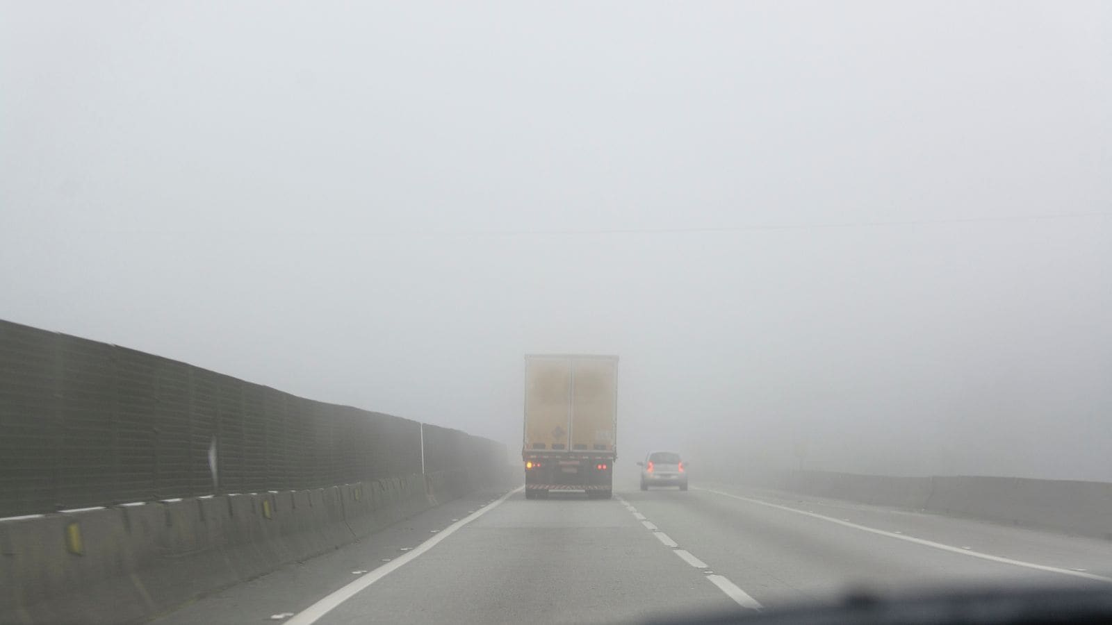 Driving Through Delhi’s Fog? Dos And Don’ts For Safe Travel