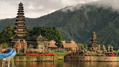 With its seamless blend of romance, culture, and tropical allure, Bali transforms a wedding into an unforgettable journey for both couples and their guests.