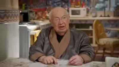 Eduardo Manzano is no more.