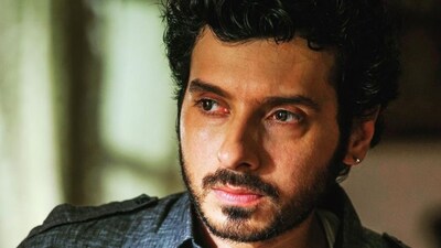 Divyendu Sharma Reveals How He Balances Fame, Success And Staying True To His Craft.