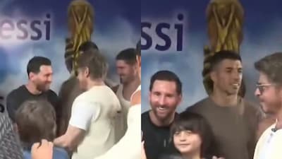 Shah Rukh Khan met Lionel Messi at Kolkata’s Salt Lake Stadium.