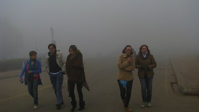 Cold conditions continue across Karnataka as the IMD issues a yellow alert for select districts. Dense fog and low temperatures are expected in Bengaluru and interior regions.