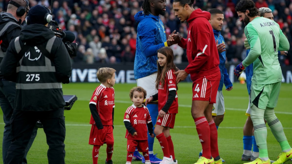 Diego Jota's Children Act As Mascots At Anfield As Liverpool & Wolves Honour Late Star
