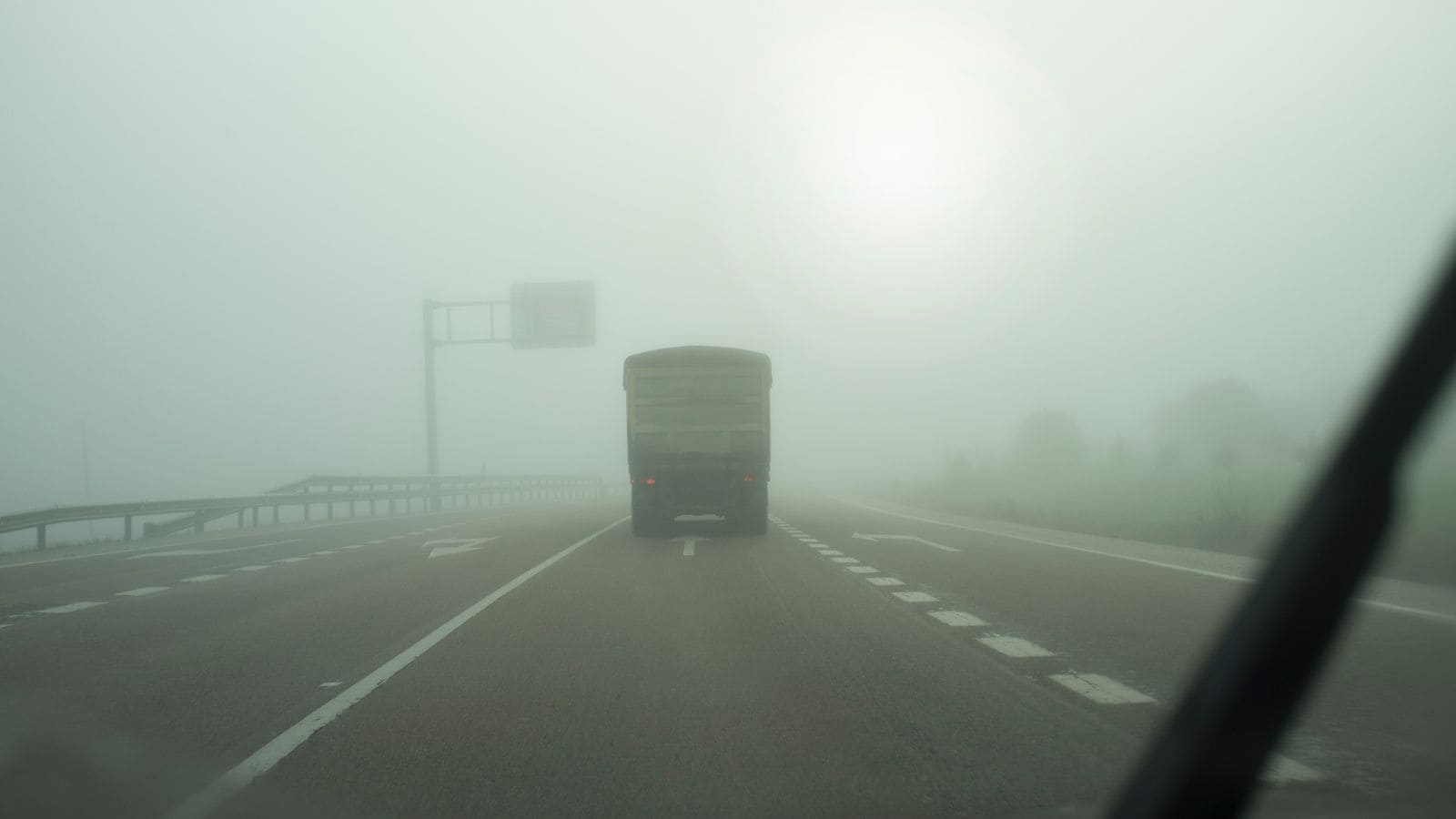 Driving Through Delhi’s Fog? Dos And Don’ts For Safe Travel