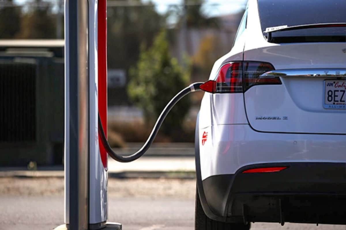 Delhi Govt Plans To Bring Back EV Subsidies To Curb Rising Pollution