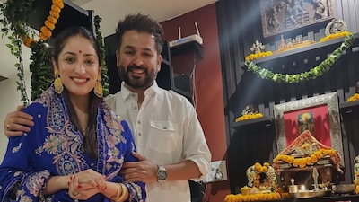 Aditya Dhar And Yami Gautam Visit Shaktipeeth Shri Naina Devi Temple Following Dhurandhar Success.