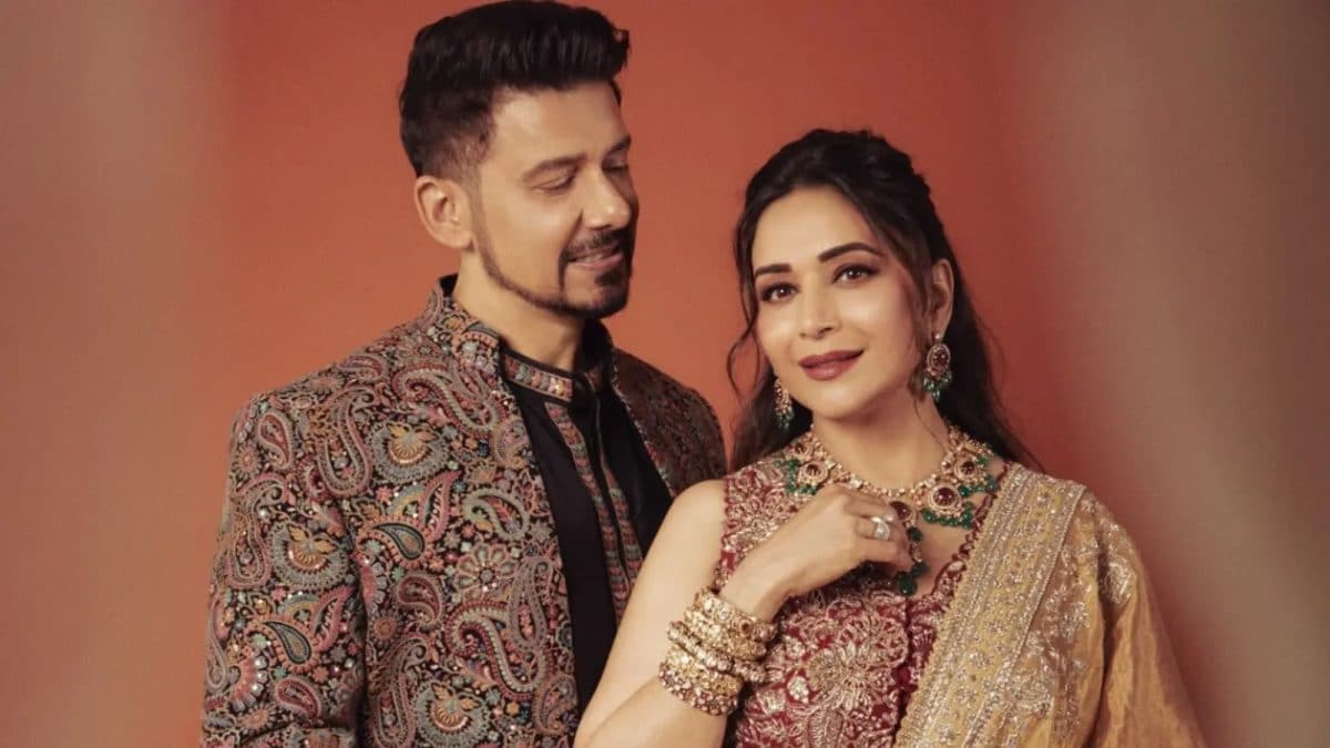 Madhuri Dixit Says Husband Dr Nene Hadn’t Seen Her Films Before Marriage, ‘Only Knew Amitabh Bachchan’ | Bollywood News Madhuri Dixit Says Husband Dr Nene Hadn’t Seen Her Films Before Marriage, ‘Only Knew Amitabh Bachchan’ | Bollywood News