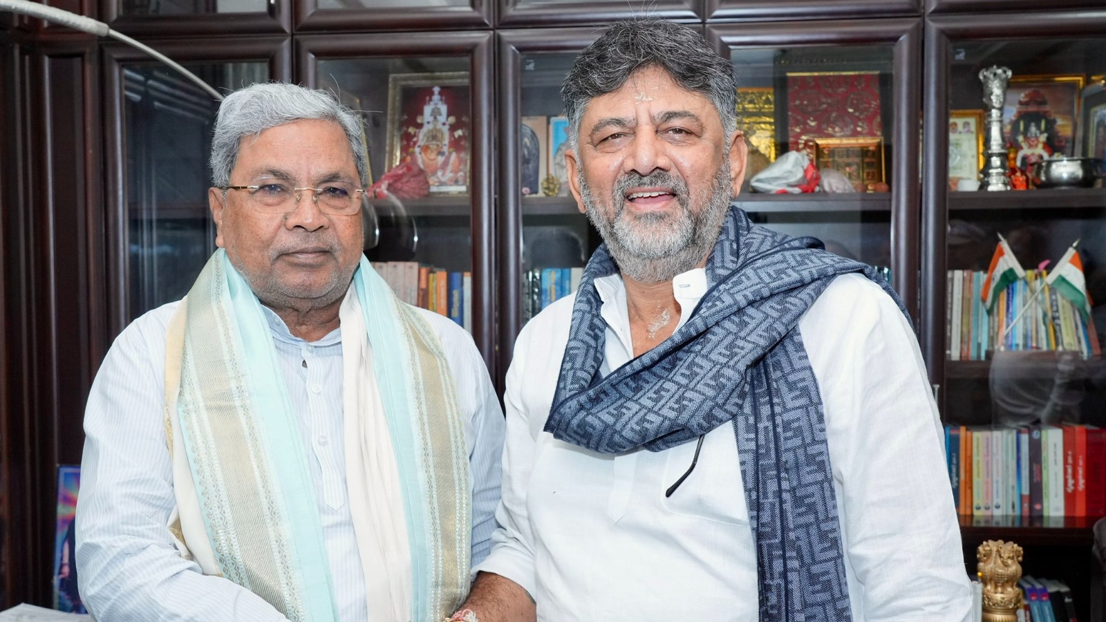 Karnataka deputy CM DK Shivakumar (R) and CM Siddaramaiah (L) (Image: X)