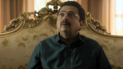 Rakesh Bedi as Jameel Jamali.