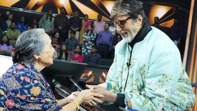 Amitabh Bachchan shared memorable moments from KBC's set. (tumblr.com/srbachchan)