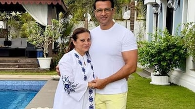 Actor Rohit Roy is married to actress Manasi Joshi Roy; they tied the knot on June 23, 1999.