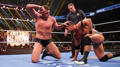 Gunther forced submission to beat LA Knight. (Picture Credit: WWE)