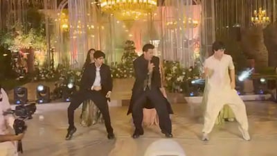 Hrithik Roshan dances with sons Hrehaan and Hridhaan during cousin Eshaan Roshan’s wedding.