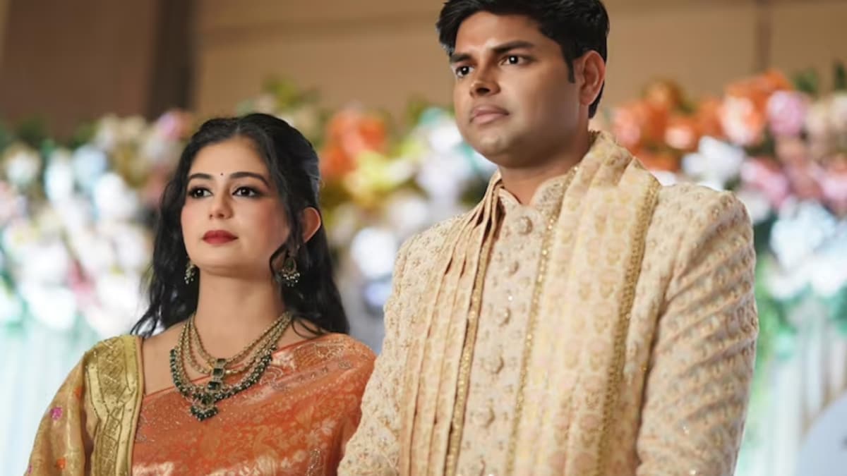 IAS Love Story: How Hindi Medium UPSC Topper Met Her Life Partner At Maha Kumbh Mela