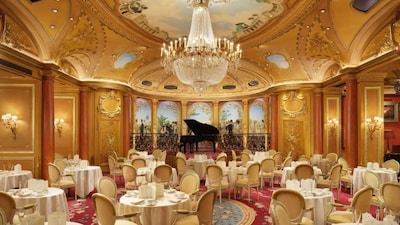 A Christmas or New Year’s celebration at The Ritz London is the epitome of timeless elegance and festive grandeur