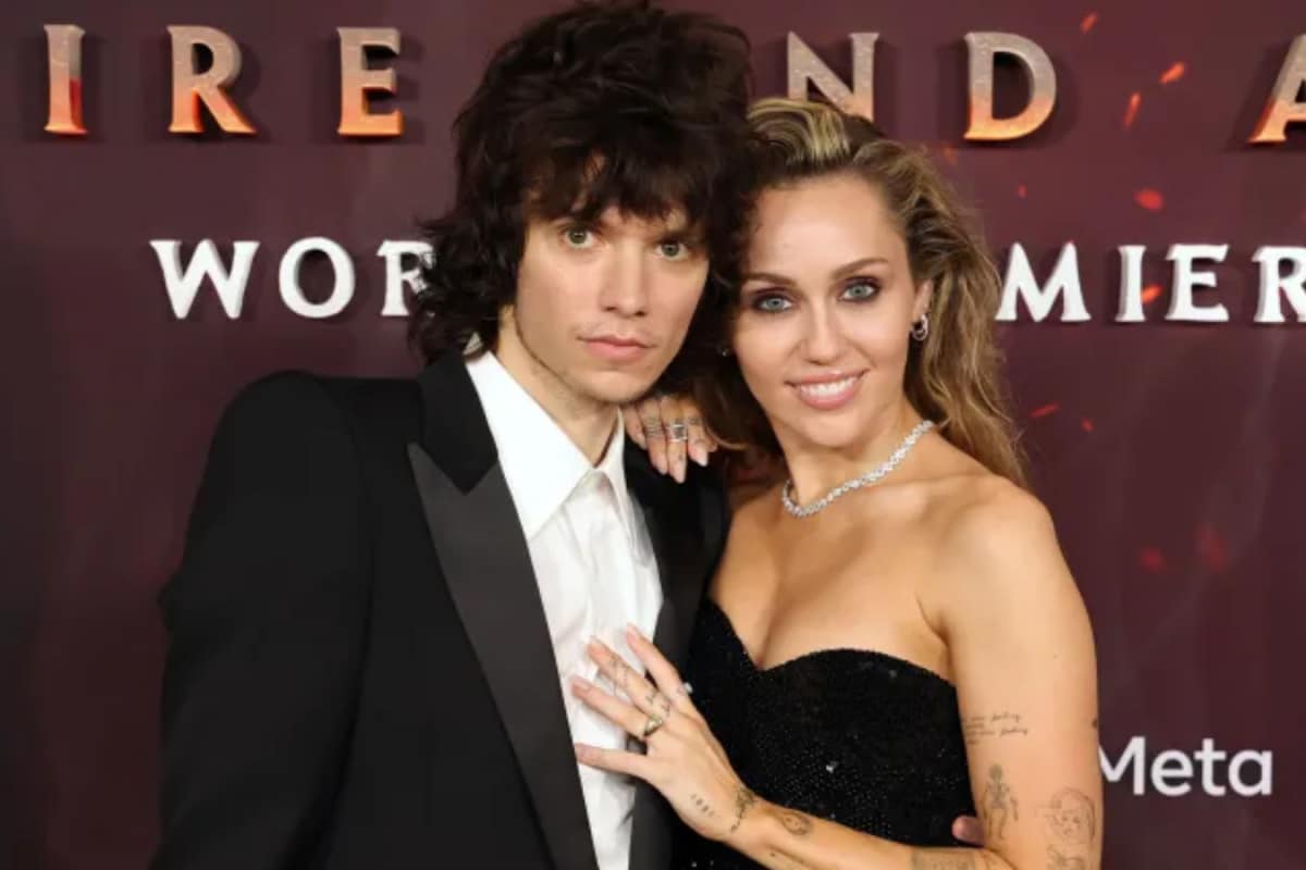 Miley Cyrus Is Engaged! Singer’s $150,000 Cushion-Cut Diamond Ring Breaks The Internet