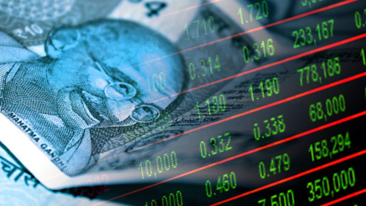 India’s Economy Is In A ‘Goldilocks’ Phase: Is It Smarter To Invest Slowly Or Wait For A Better Time?