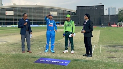 Indian team maintains no-handshake policy against Pakistan during U-19 Asia Cup