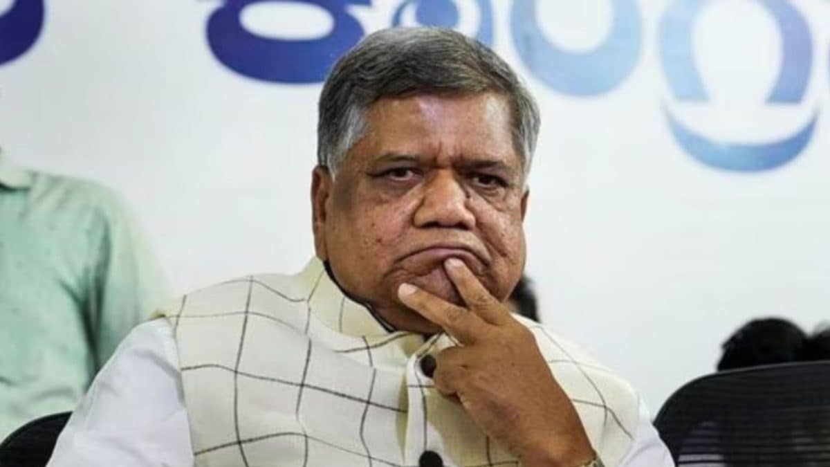 Youth Calls Karnataka MP Jagadish Shettar And Demands An iPhone Pro Max | India News