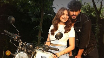 Jiya Shankar and Abhishek Malhan were linked after Bigg Boss OTT 2 also. (Photo: X)