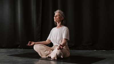 Meditation has emerged as a powerful tool to maintain emotional and mental balance in the middle of this daily hustle