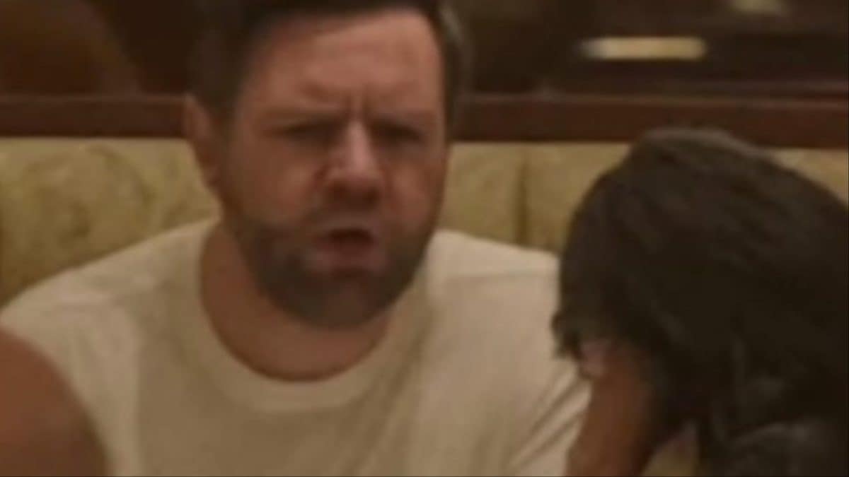 'When I Go Out In Public...': JD Vance After Viral Pic With Wife Sparks 'Heated Argument' Buzz