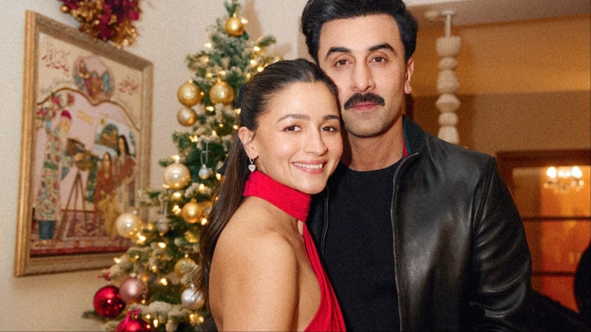 Alia Bhatt Elevates Christmas Celebrations In A Pre-Stitched Red Sari | Fashion News