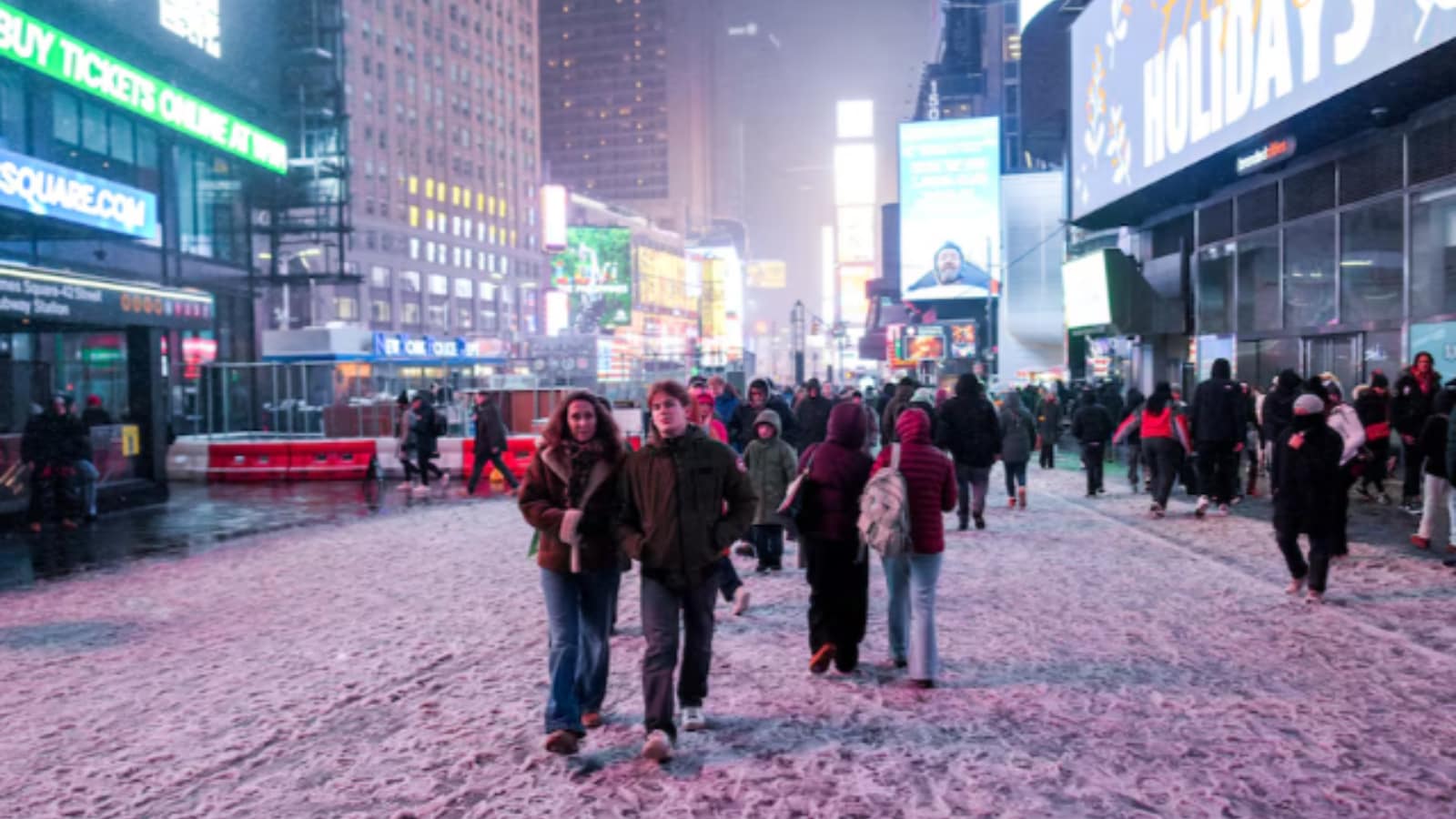 Winter Storm Sweeps US; Manhattan Among Places Covered In Snow | Photos