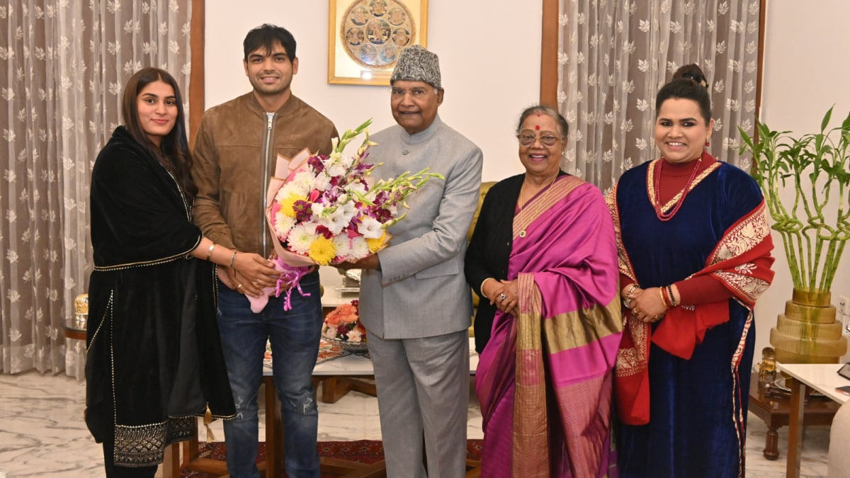 Neeraj Chopra, Himani Mor Meet Former President Ram Nath Kovind And 'Exchanged Seasonal Greetings'